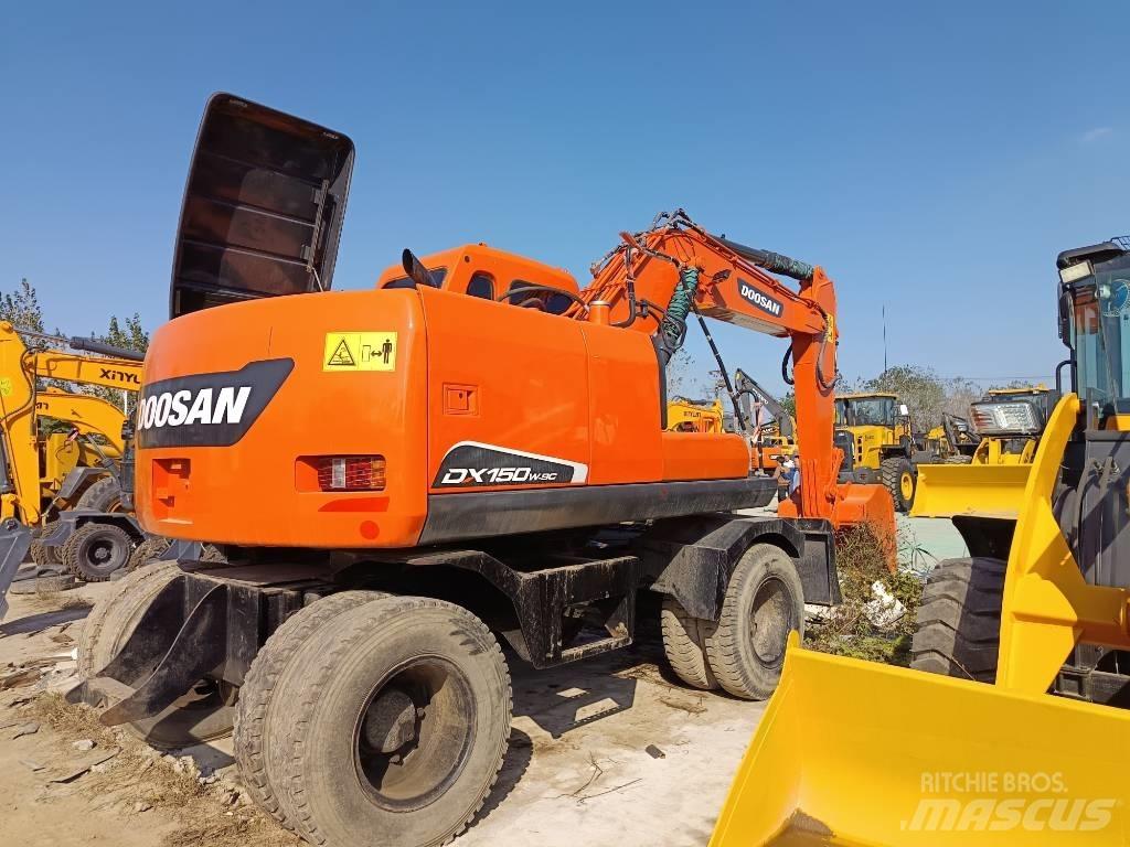 Doosan DH 150 W-7 Колесни екскаватори