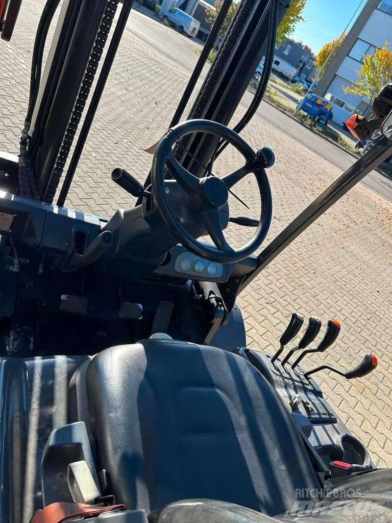 Doosan D50C-5 Дизелови камиони