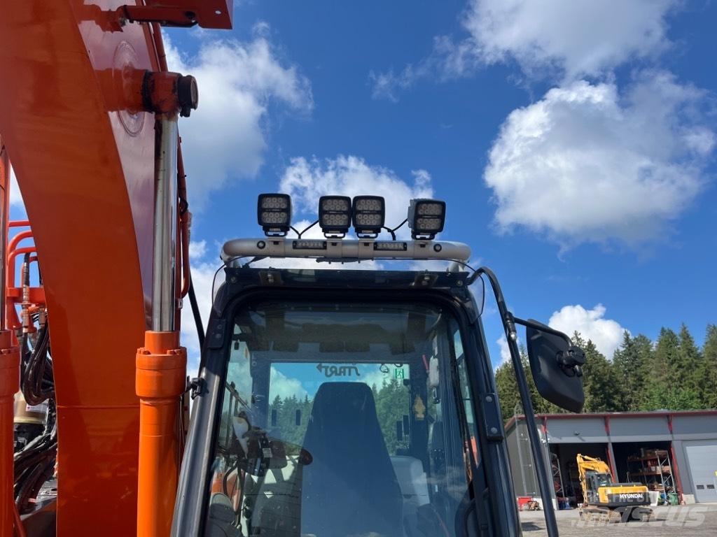 Hitachi ZX 135 US-6 Верижен екскаватор