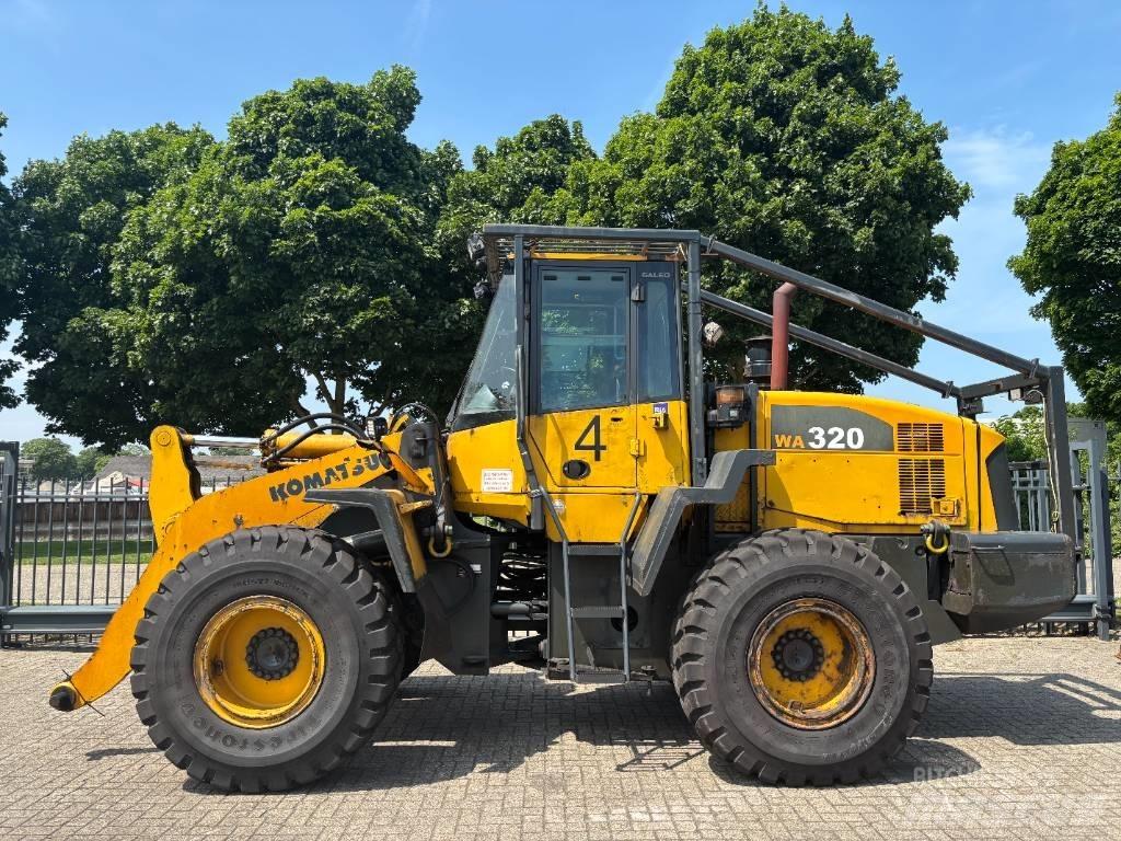 Komatsu WA 320-5 Колесни товарачи