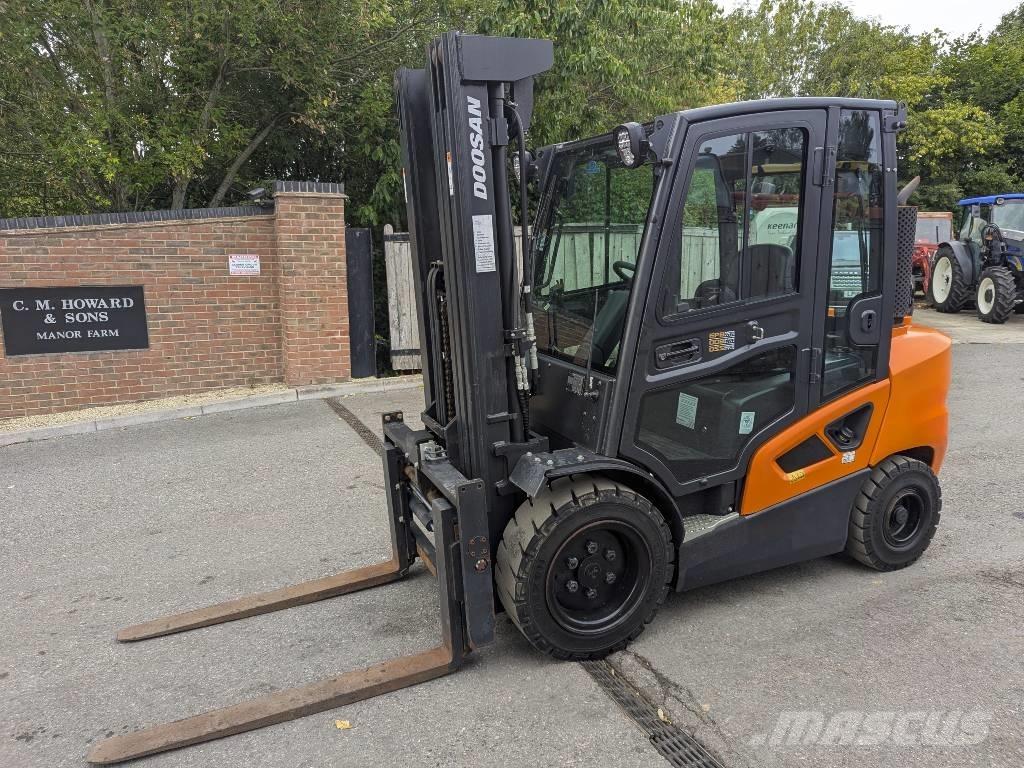Doosan D 35 C-9 Дизелови камиони