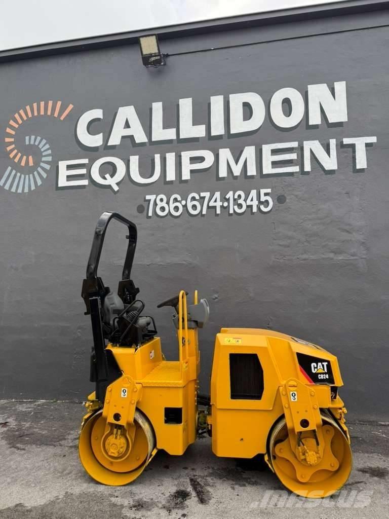 CAT CB 24 Двойни барабанни ролки
