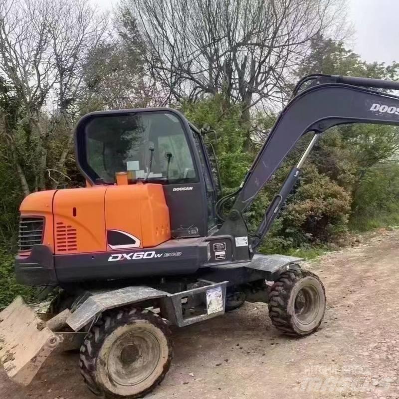 Doosan dx60w Колесни екскаватори