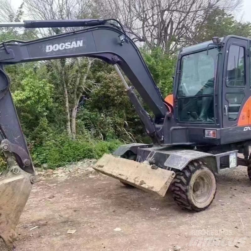 Doosan dx60w Колесни екскаватори