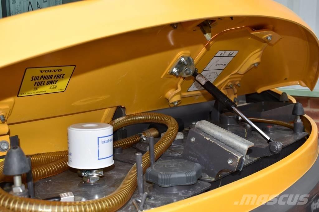 Volvo ECR 88 D Средни екскаватори 7т - 12т