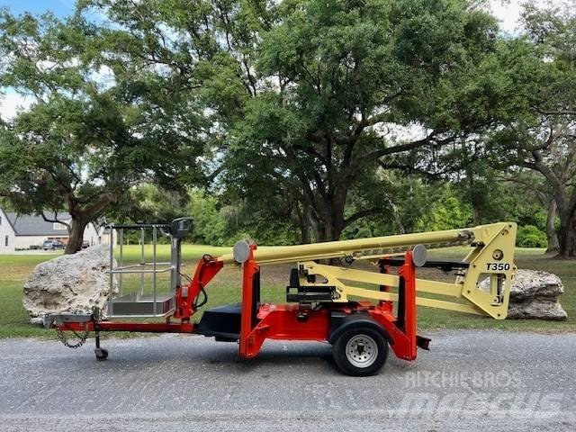 JLG T 350 Моторизирани платформи с ремарке