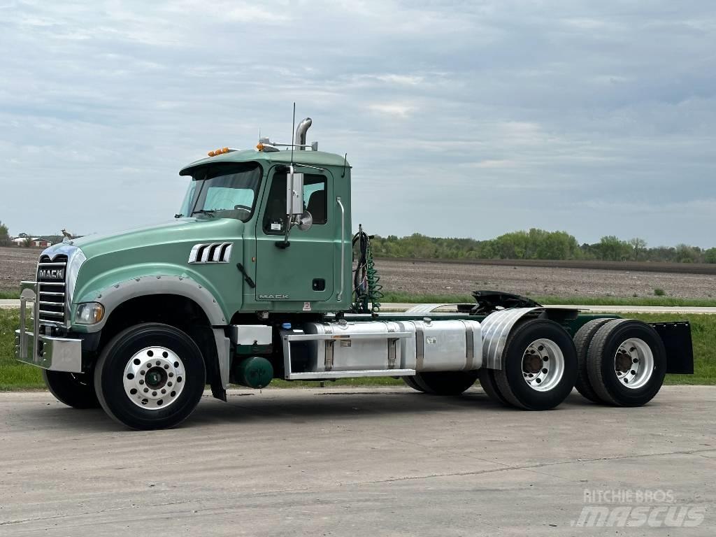 Mack GU713 Влекачи