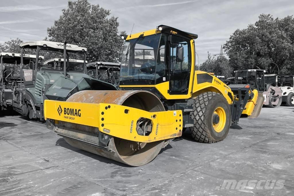 Bomag BW 213 D-5 Еднобарабанни ролки
