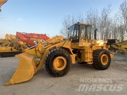 CAT 950F Колесни товарачи