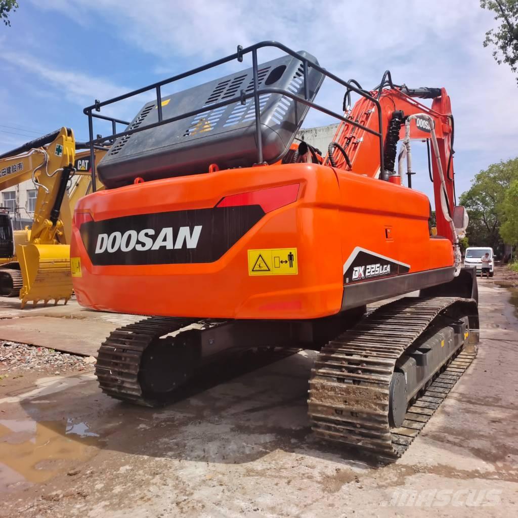 Doosan DX 225 LCA Верижен екскаватор