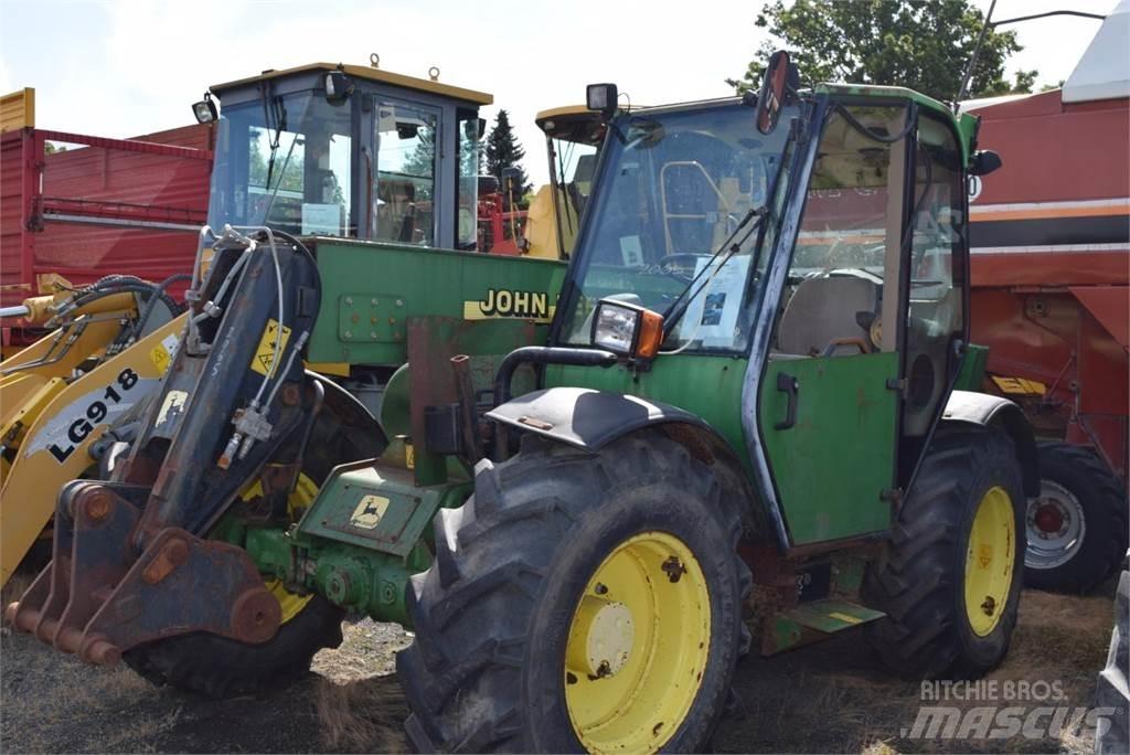 John Deere 3200 Телескопични повдигачи
