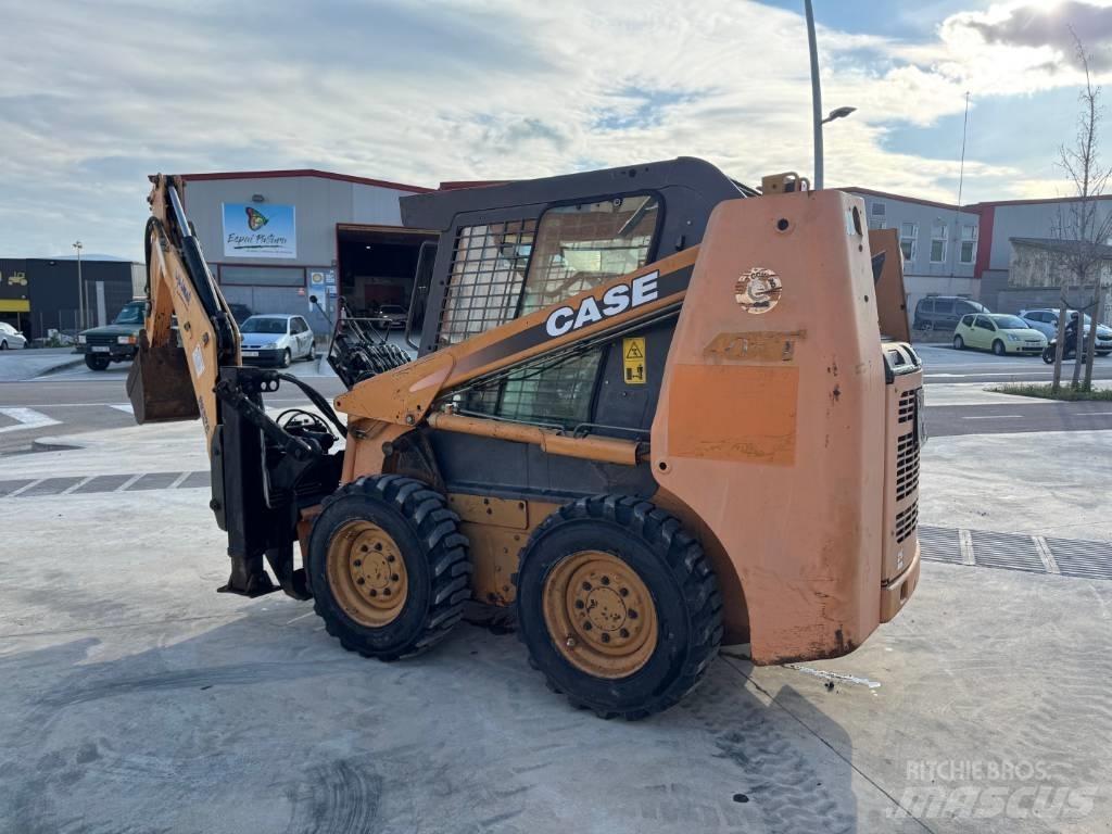 CASE 40 XT Мини товарачи
