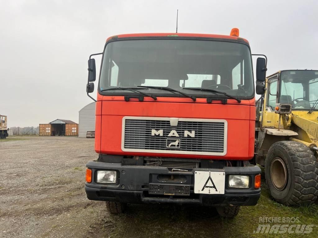 MAN F 08 Самосвал
