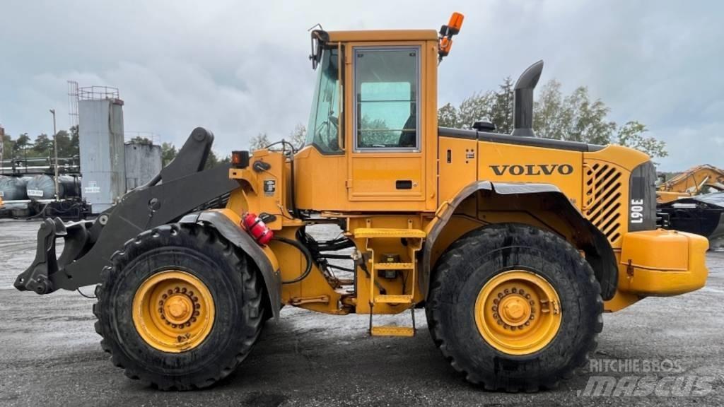 Volvo L 90 E Колесни товарачи