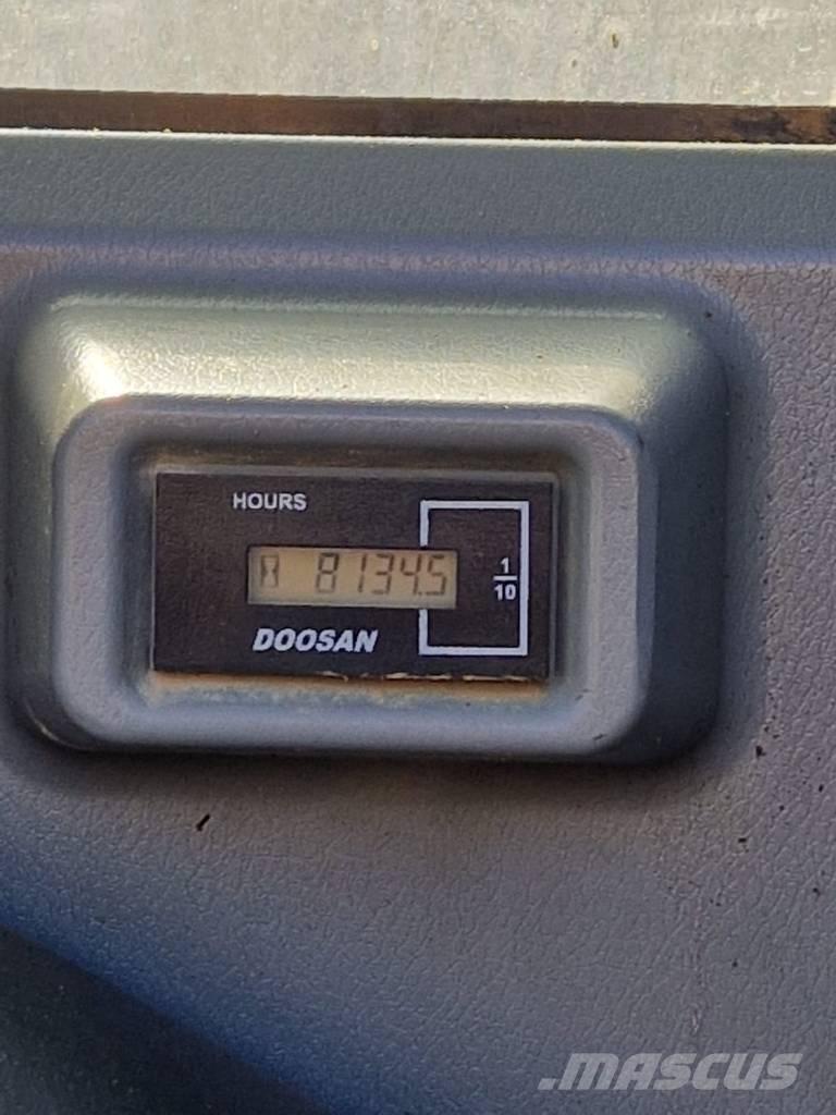Doosan DX 140 LCR Верижен екскаватор