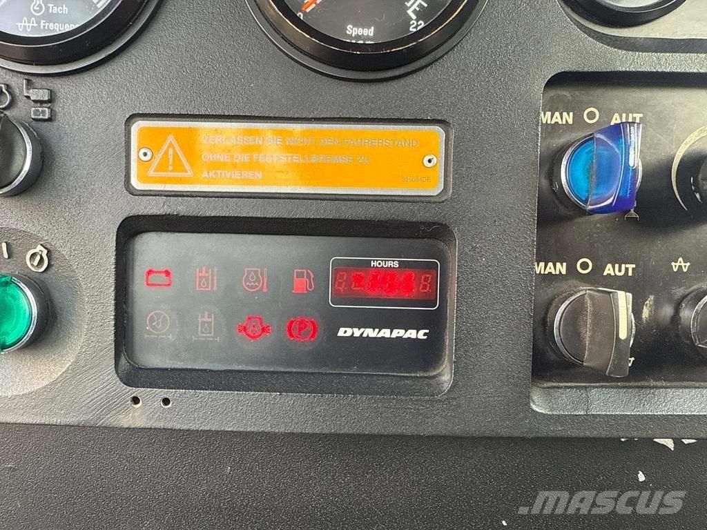 Dynapac CG 233 HF Двойни барабанни ролки
