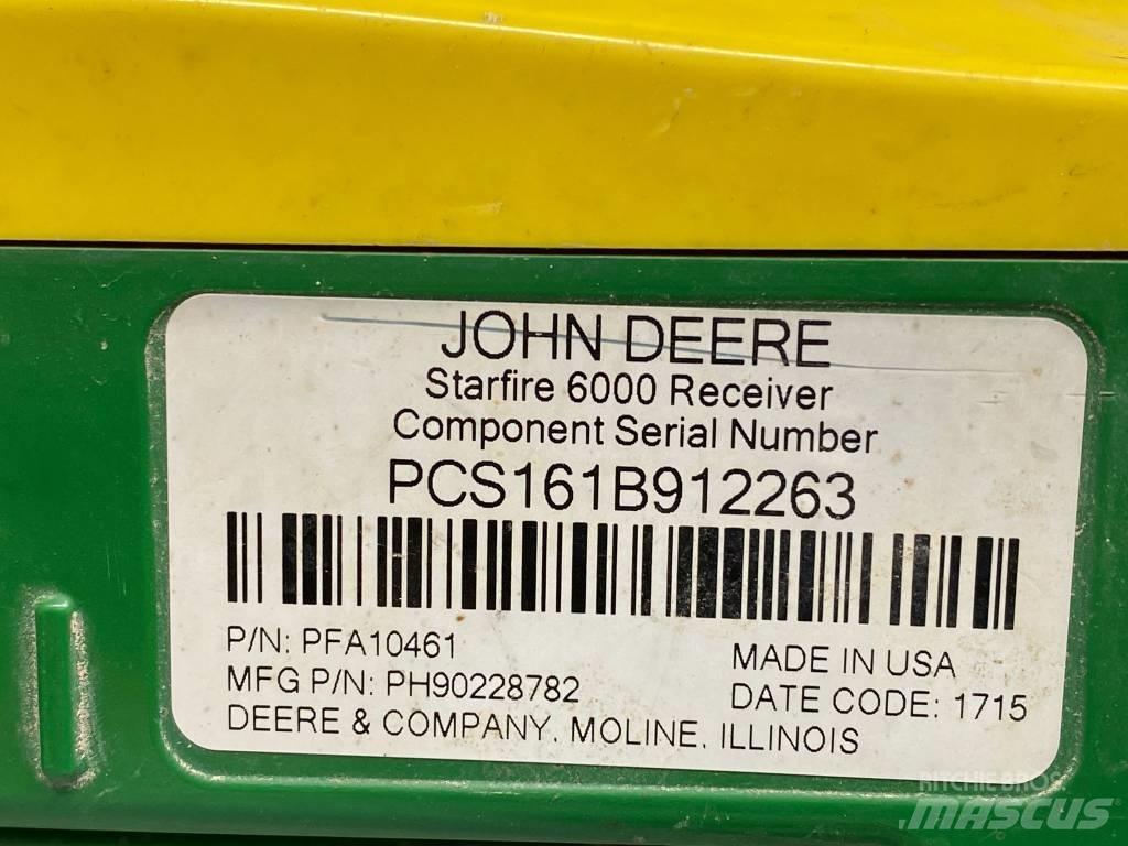 John Deere 6215 R Трактори