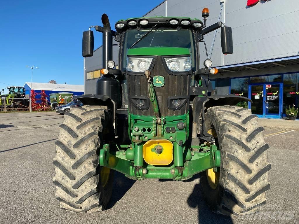 John Deere 6215 R Трактори