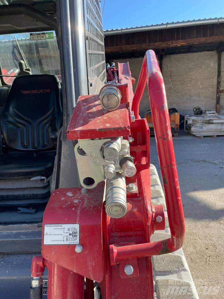 Takeuchi TL12 Мини товарачи
