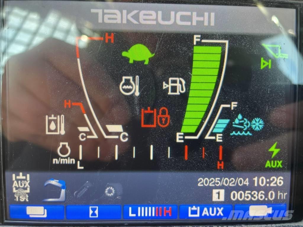 Takeuchi TL12 V2 Мини товарачи
