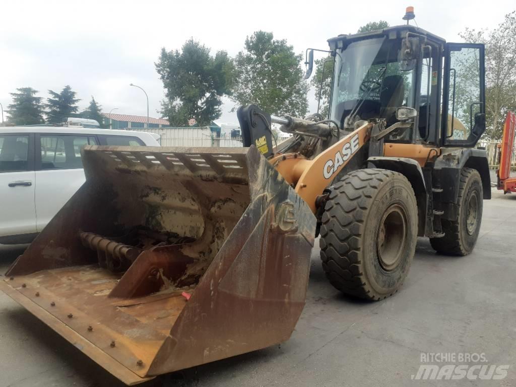 CASE 621 g Колесни товарачи