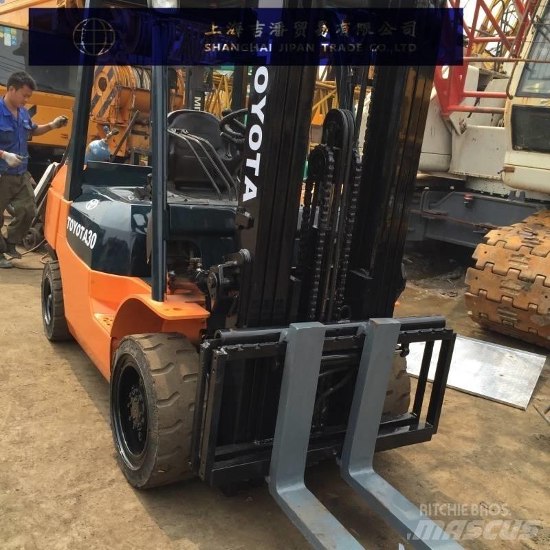 Toyota 7F Дизелови камиони