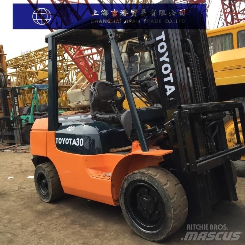 Toyota 7F Дизелови камиони