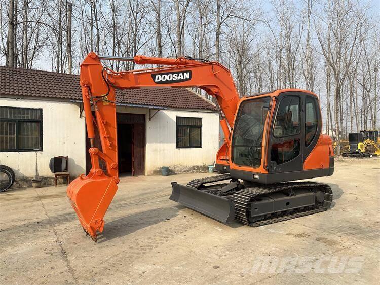 Doosan DX75 Верижен екскаватор