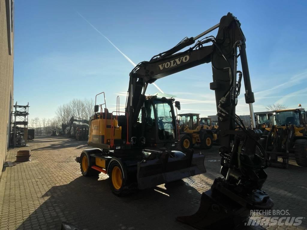 Volvo EWR130E Колесни екскаватори