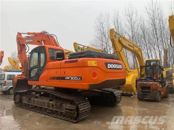 Doosan dx300 Верижен екскаватор