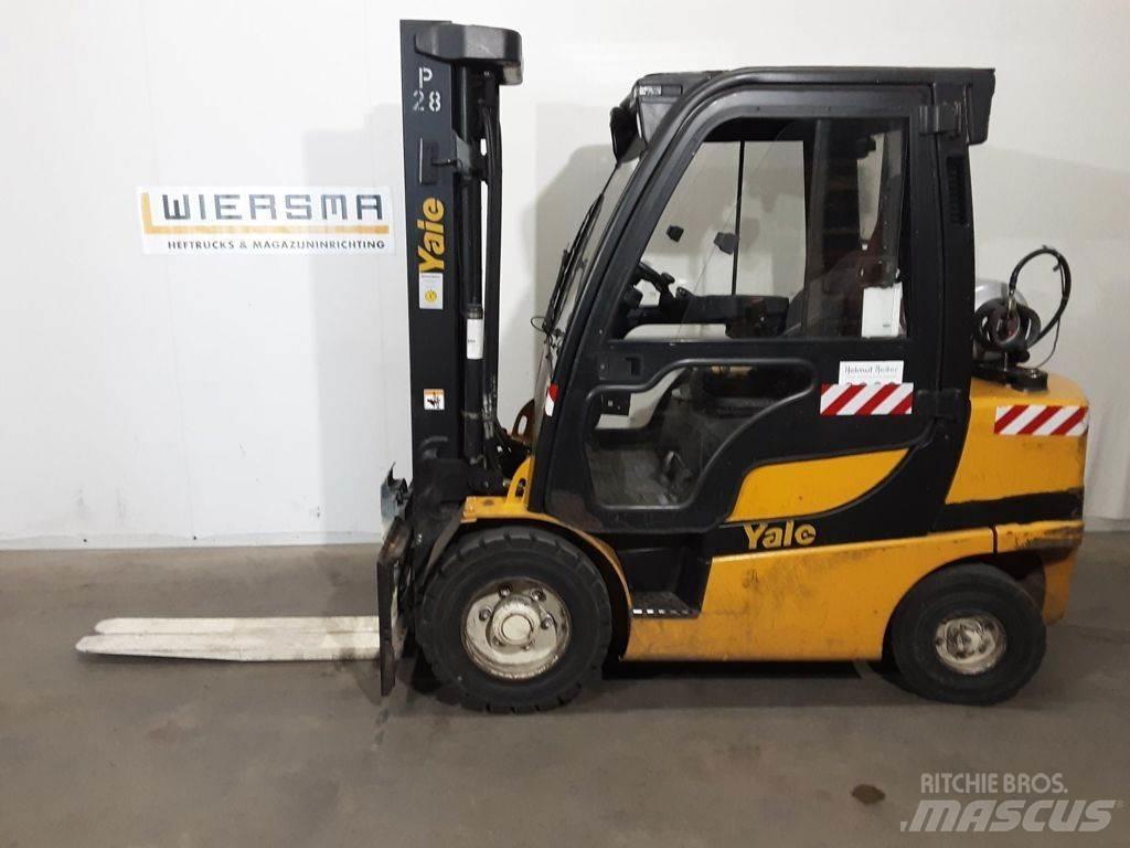 Yale GLP30VX Камиони с АГУ