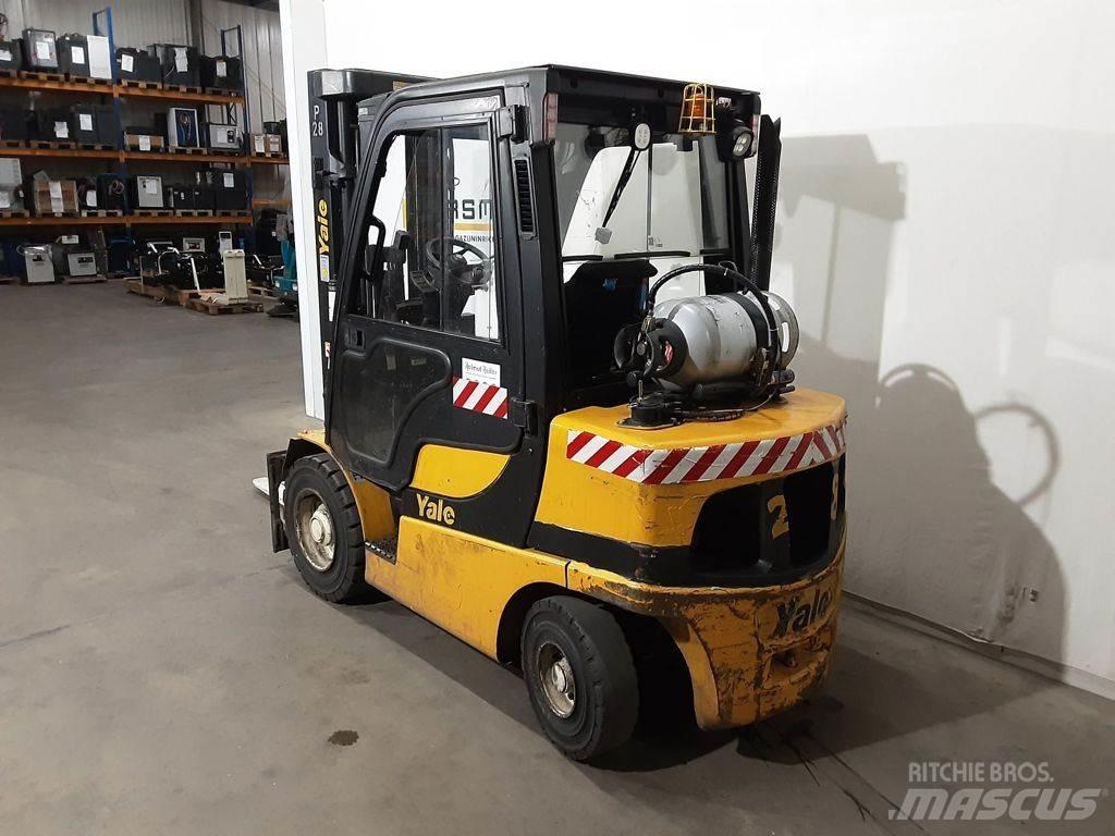 Yale GLP30VX Камиони с АГУ