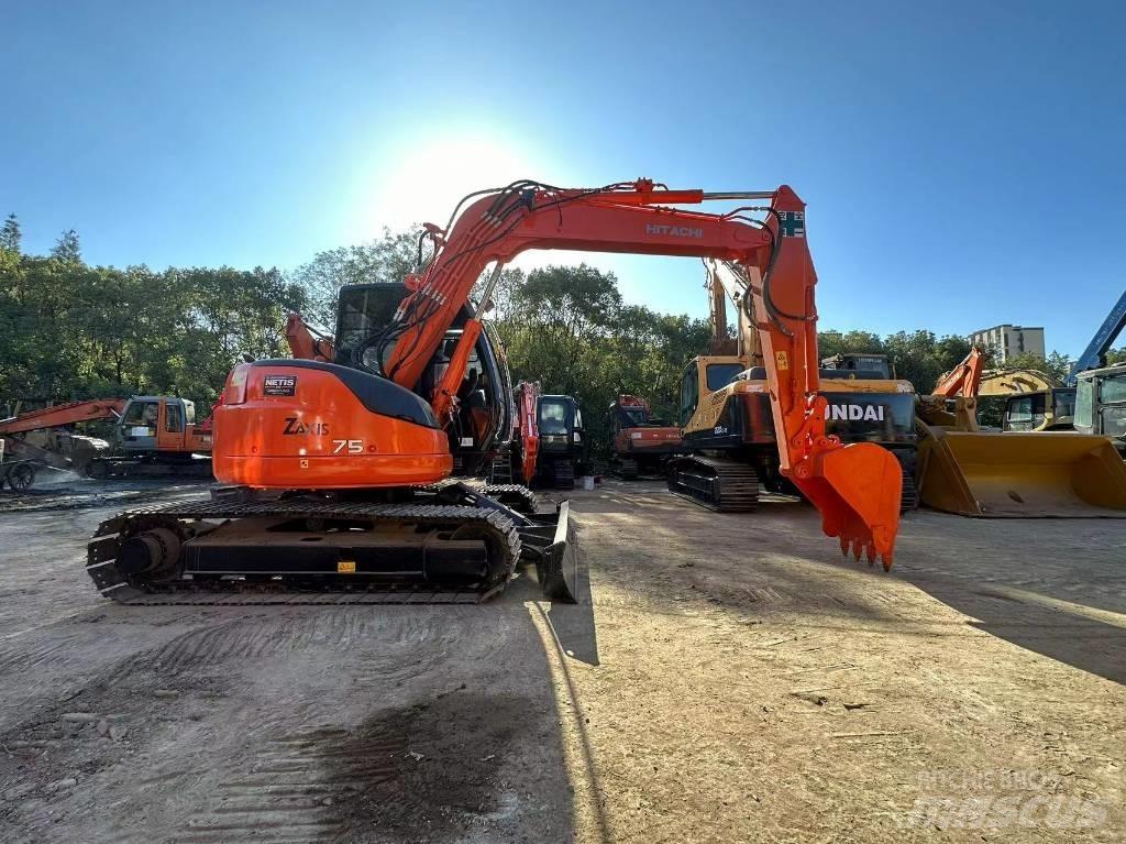 Hitachi ZX 75 Средни екскаватори 7т - 12т
