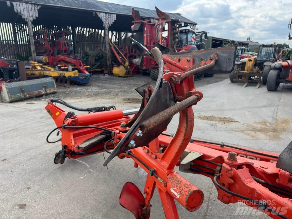 Kuhn VT 1180 M6H Реверсивни плугове