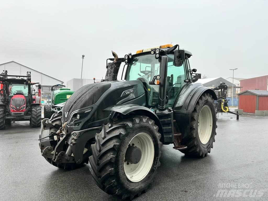 Valtra T 214 D Трактори