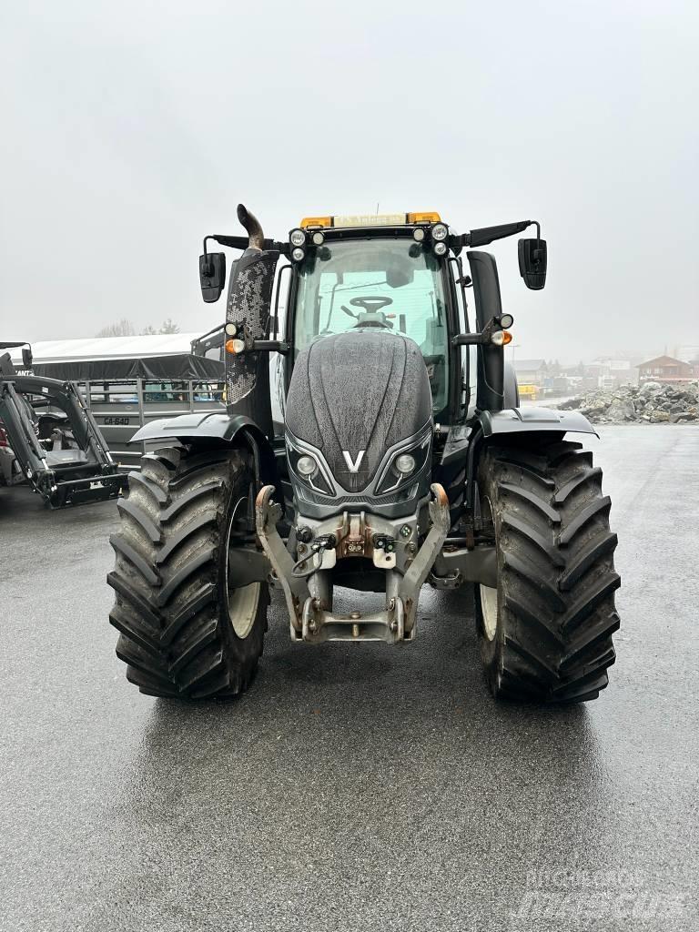 Valtra T 214 D Трактори