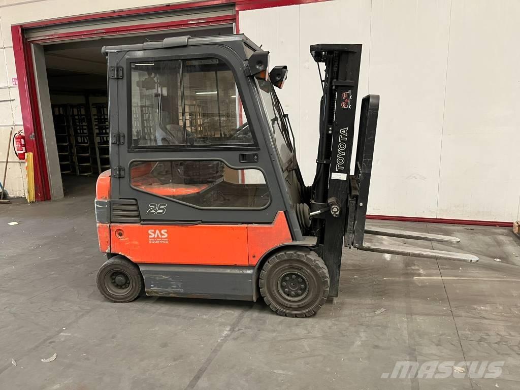 Toyota 7 FBMF 25 Електрически вилични кари-повдигачи