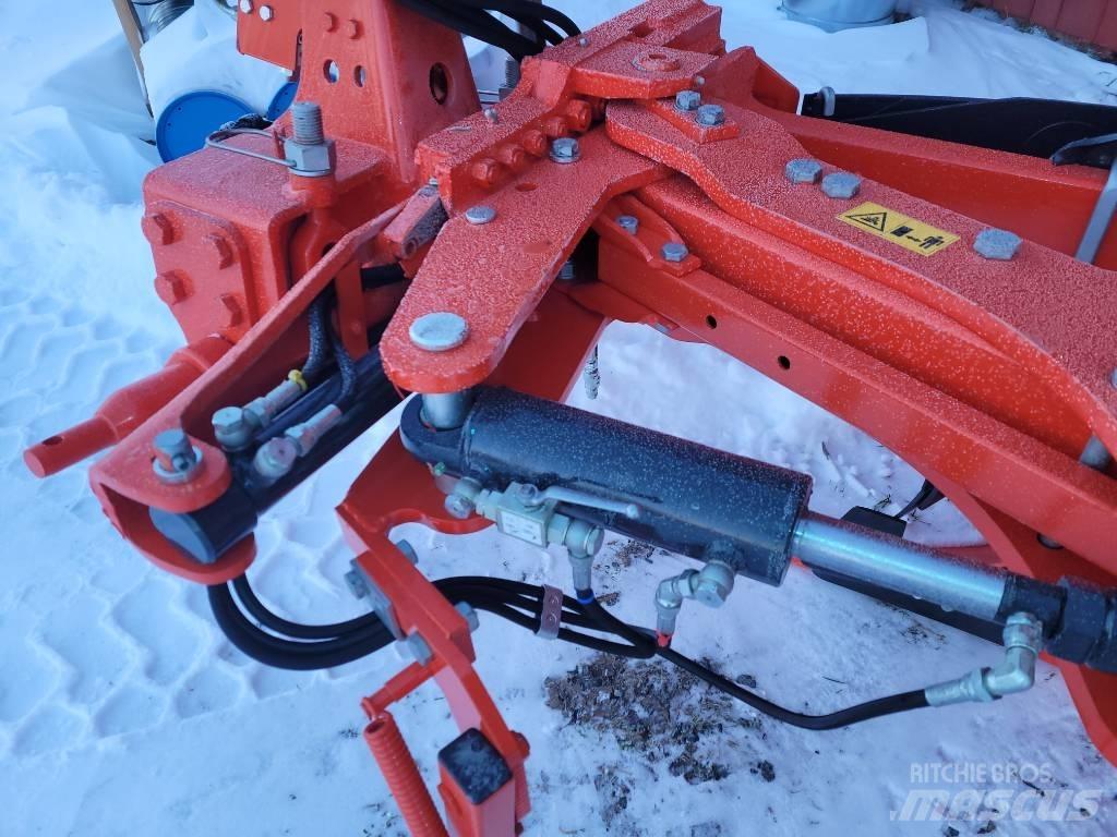 Kubota RM 3005V Реверсивни плугове