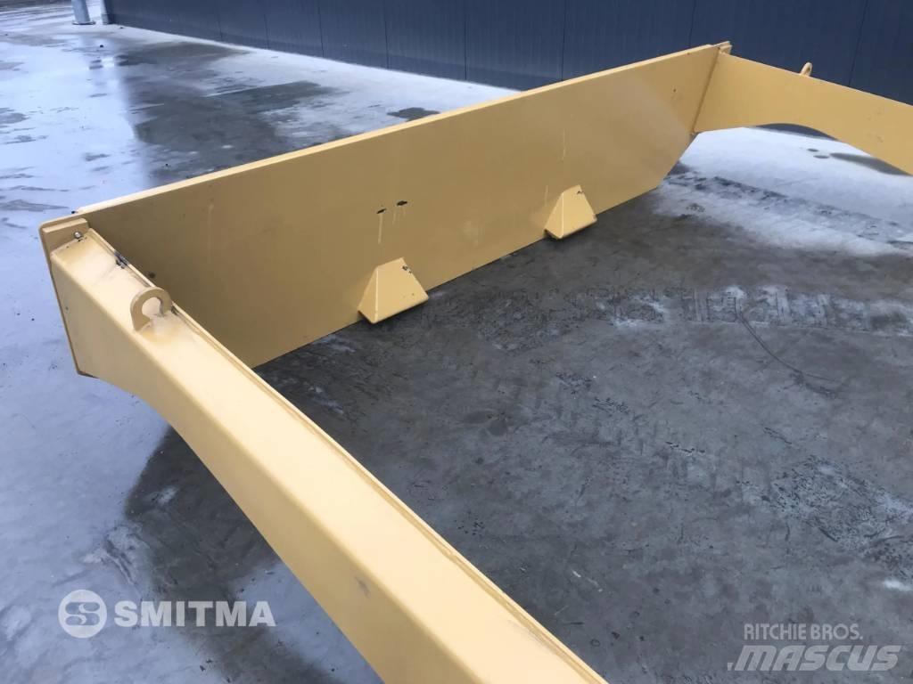 CAT 735B Задни врати
