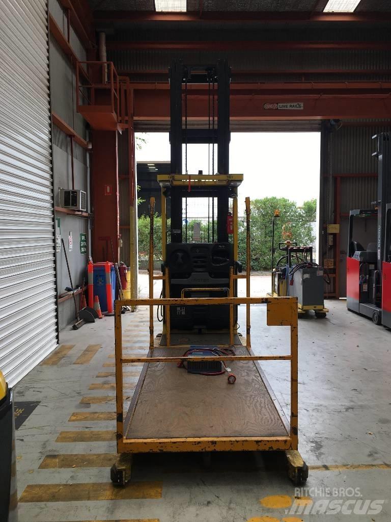 Hyster R30XMF2 Машини за комисиониране високоповдигачи