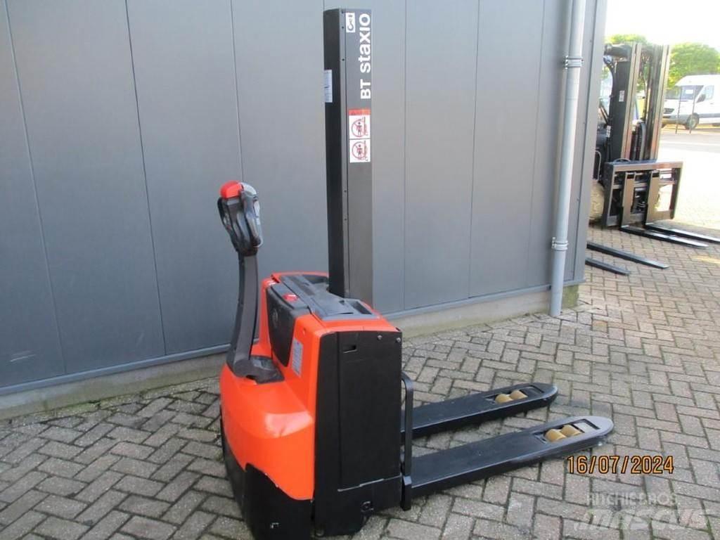 BT SWE 080L Колички високоповдигачи с теглич