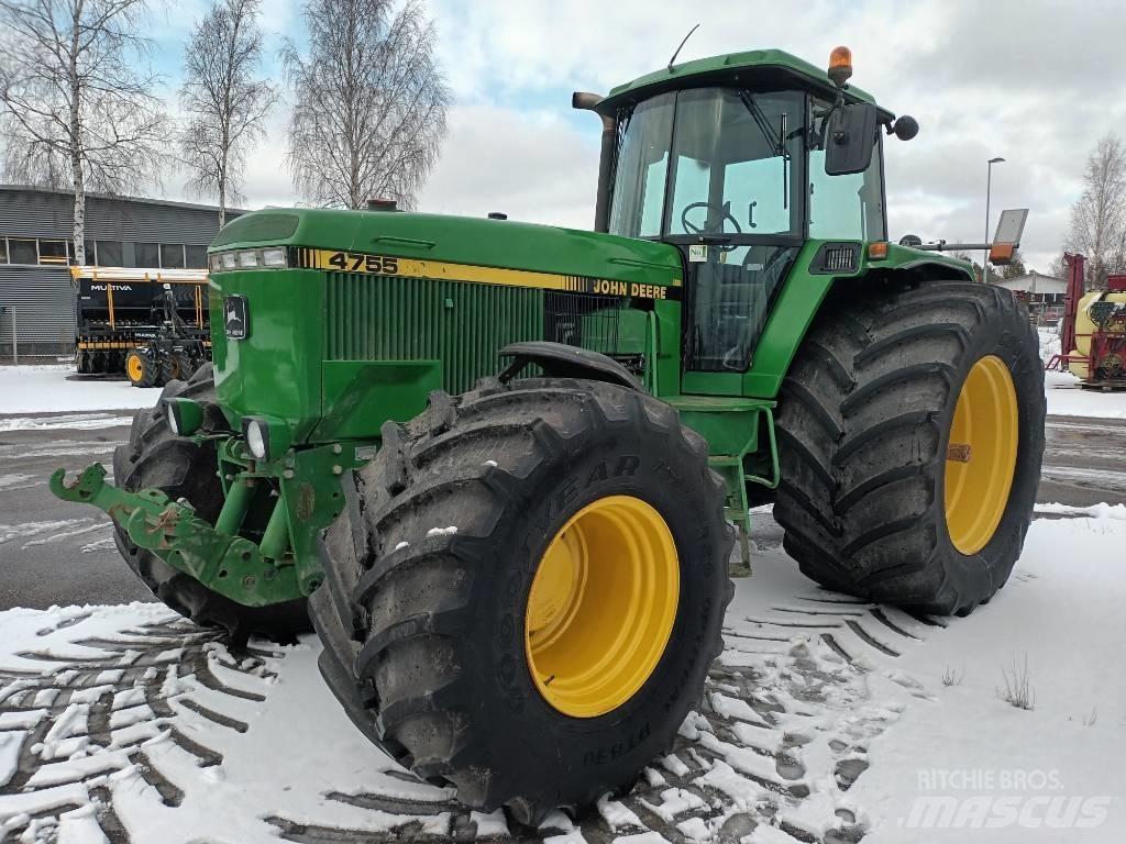 John Deere 4755 Трактори