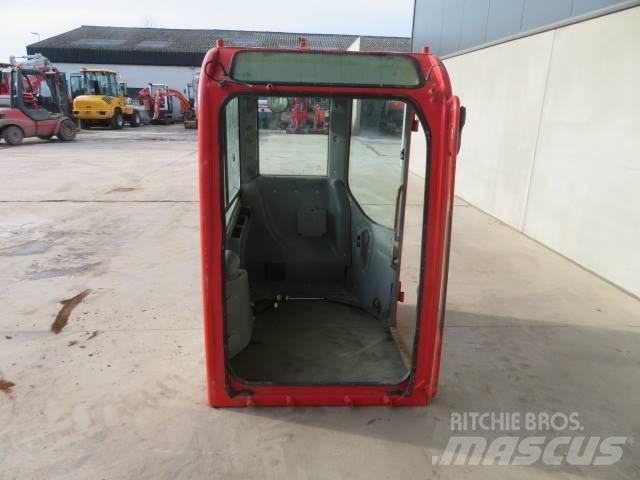 Volvo ECR 88 Кабина