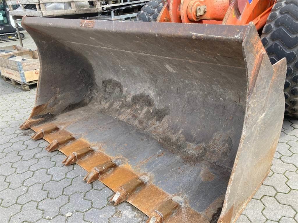 Fiat-Hitachi W 190 Колесни товарачи