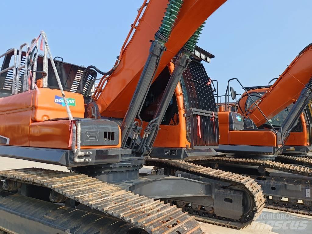 Doosan DX300-9 Верижен екскаватор
