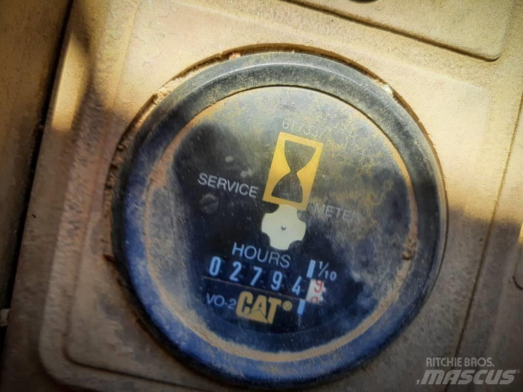 CAT 936 Колесни товарачи
