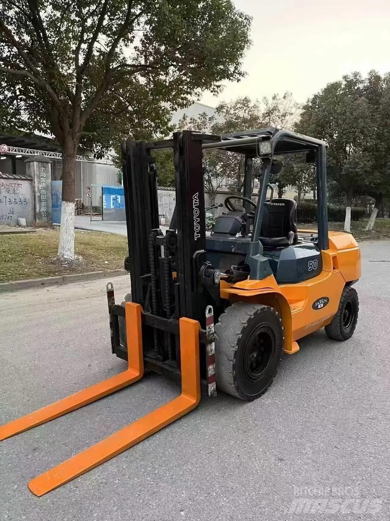 Toyota FD 50 Дизелови камиони