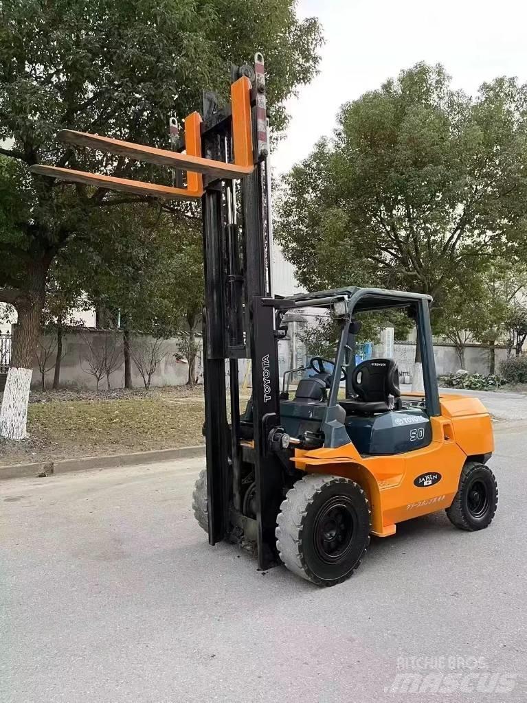 Toyota FD 50 Дизелови камиони