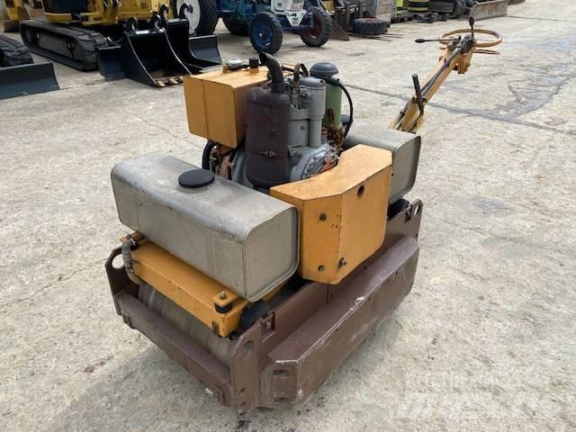 CASE Vibromax W 70 Двойни барабанни ролки
