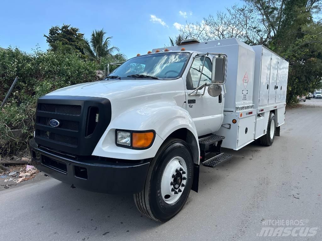 Ford F 750 XLT Цистерна